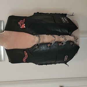 Diamond Plate Womans Motorcycle Vest, Size M, NWOT, WITH 4 Chain Vest Extenders.